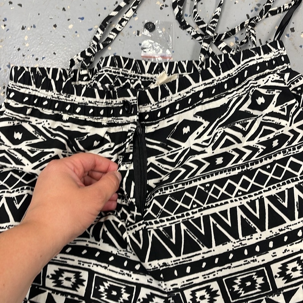 NWT Fifty Street Aztec Print Black and White Pants with Straps Large - Picture 6 of 7